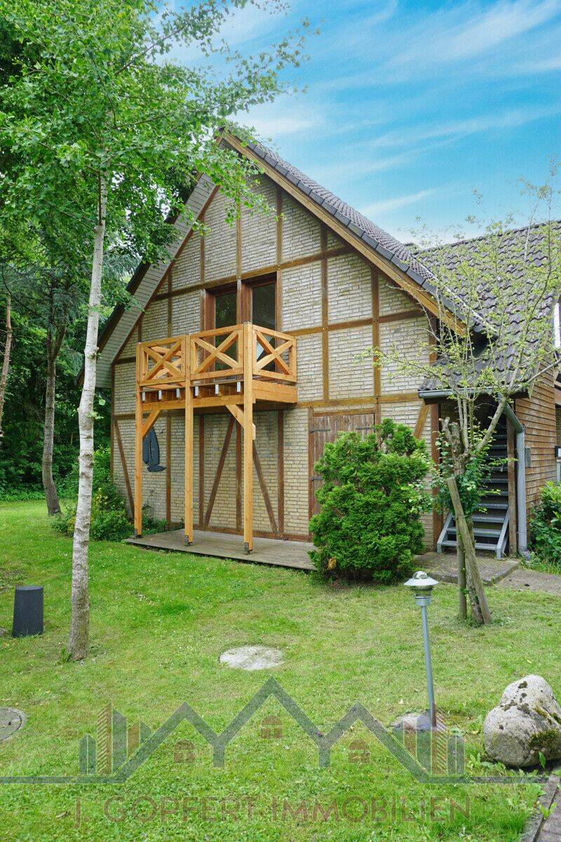Gemütliche 3-Zimmer-Wohnung mit Balkon und Carport in Boren-Ketelsby, 24392 Boren