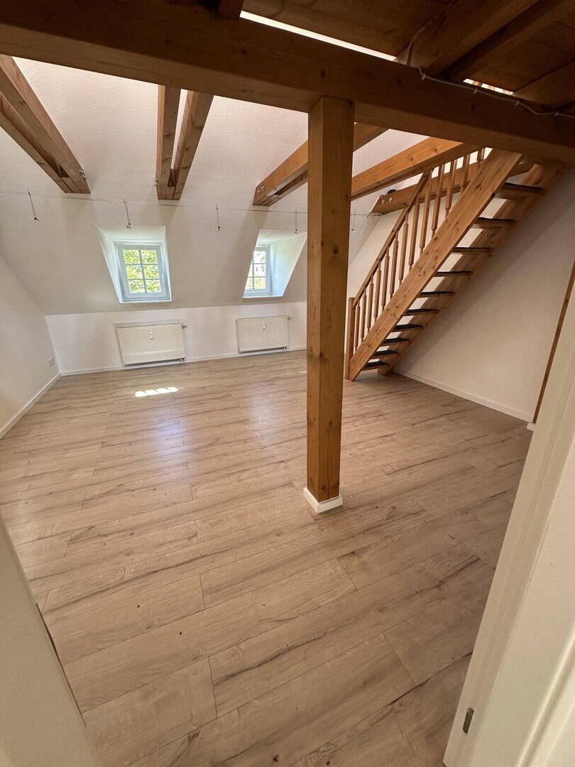 Helle 3,5 Zimmer Maisonette Wohnung, 9350 Lichtenstein/Sa.
