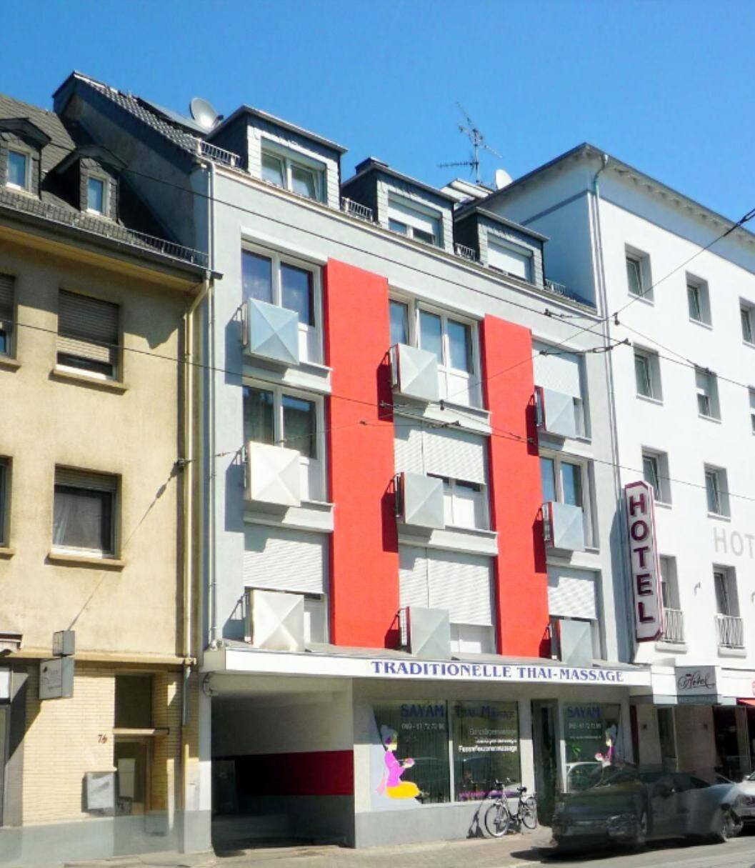 ++HELLES Dachgeschossappartement mit eingr. Küche in energetisch saniertem Haus+++, 60528 Frankfurt am Main (Niederrad Sachsenhausen Schwanheim)