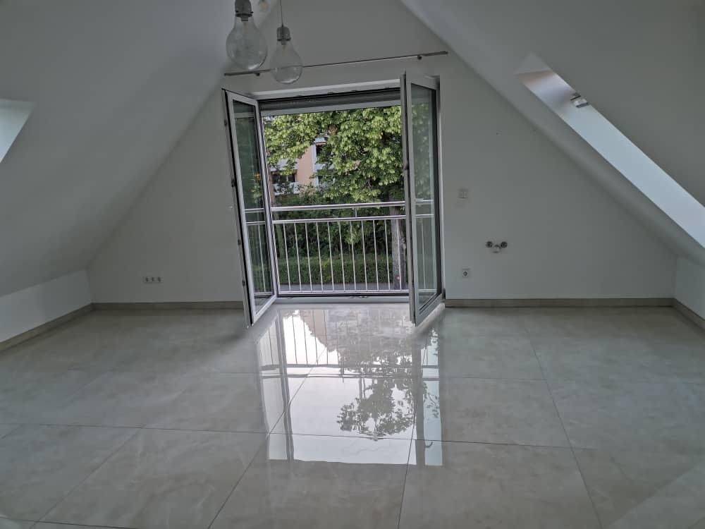3 Zimmer Dach Wohnung zu vermieten in Oberschleißheim, 85764 Oberschleißheim