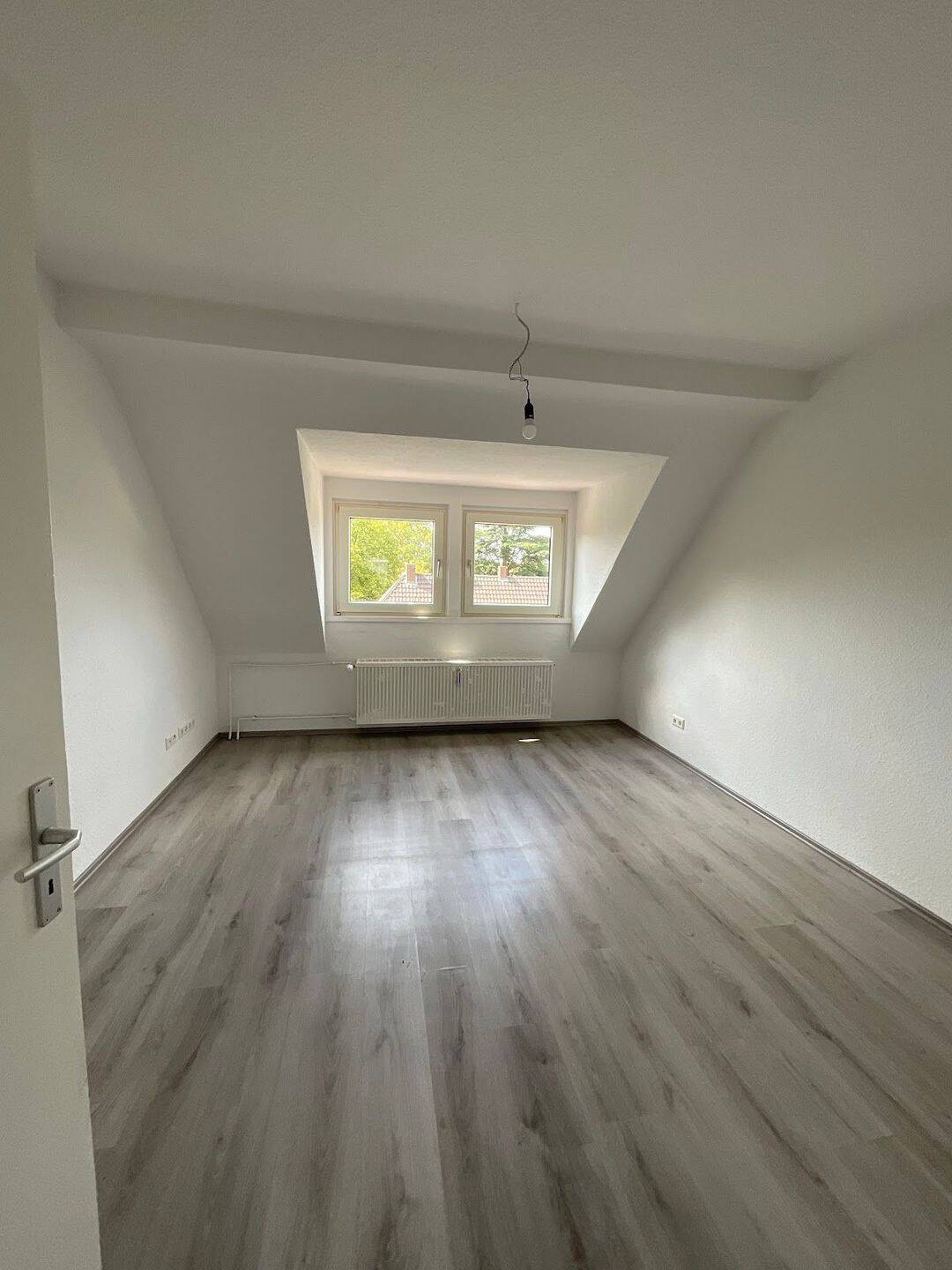 Dachgeschossapartment in ruhiger Lage.., 47198 Duisburg (Alt-Homberg Hochheide)