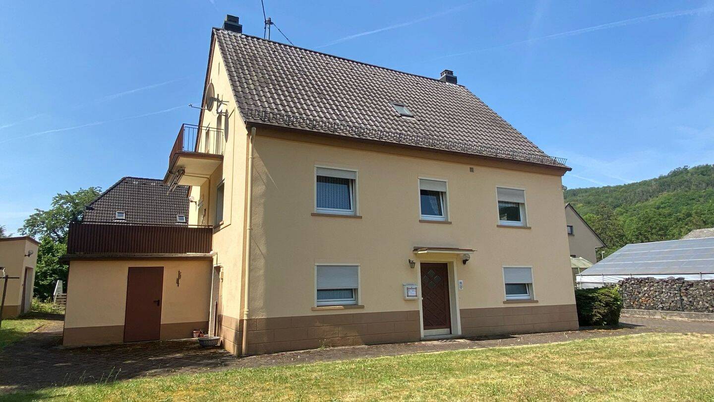 Freistehendes Einfamilienhaus mit großem Grundstück, 55743 Idar-Oberstein