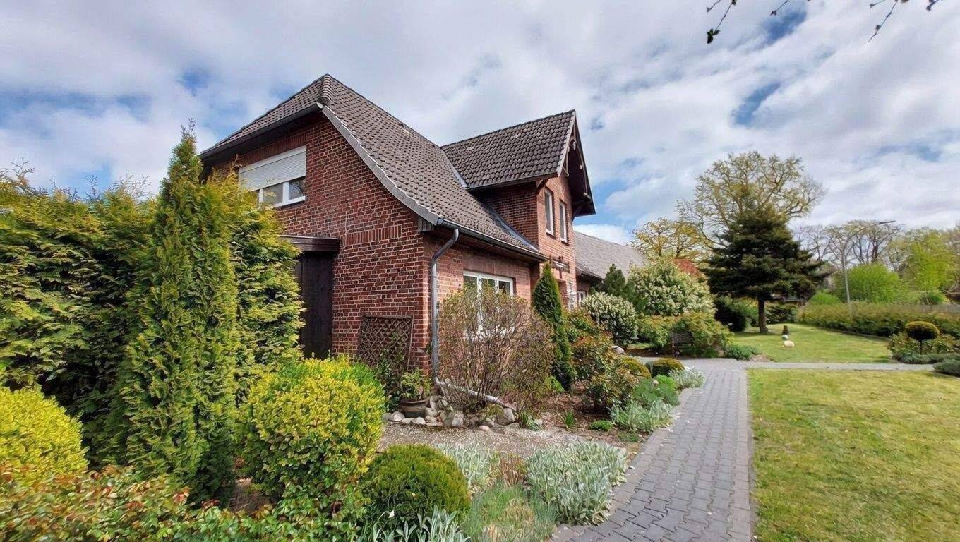 Anwesen mit Wohnhaus, Gewerbeflächen , Werkstatt, Verkaufsraum, Scheunen und mehr, 29643 Neuenkirchen