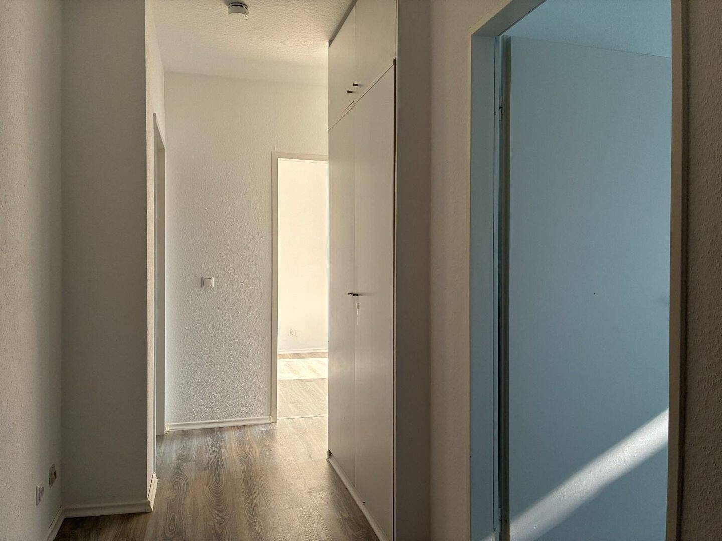 Moderne 2-Zimmer-Wohnung mit Balkon in Hannover, 30559 Hannover