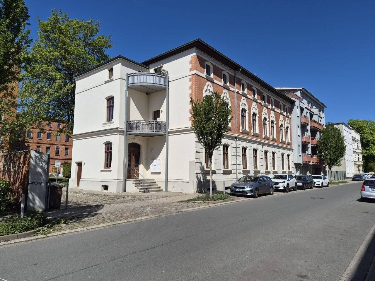 …geräumige 4-Raum Dachgeschoss Wohnung mit Balkon und Stellplatz in der ehemaligen Senffabrik, 39108 Magdeburg (Altstadt Stadtfeld Ost)