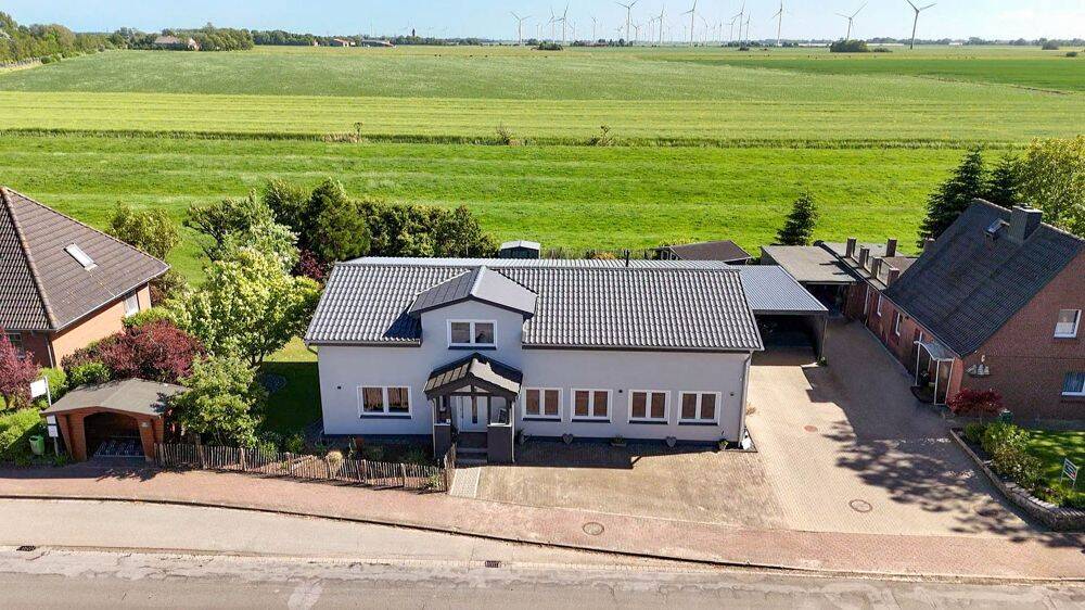 Einfamilienhaus mit Wiesenblick in Neuenkirchen – modern, effizient, vielseitig, 25792 Neuenkirchen