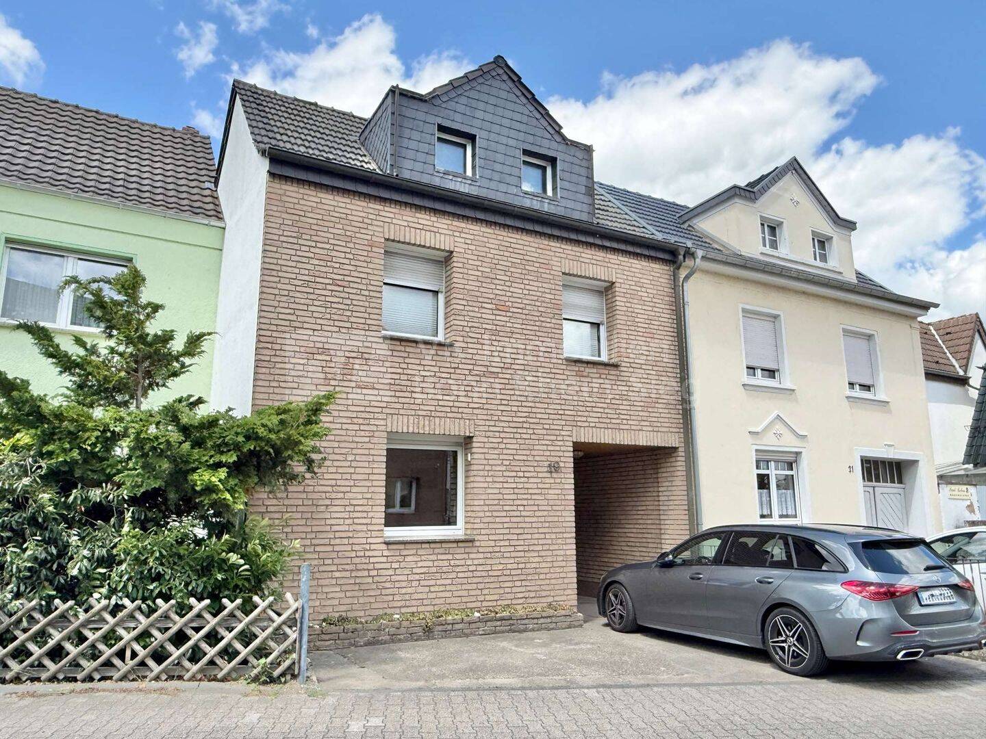 Großes Grundstück, viel Potenzial – Einfamilienhaus in attraktiver Lage von Alfter, 53347 Alfter