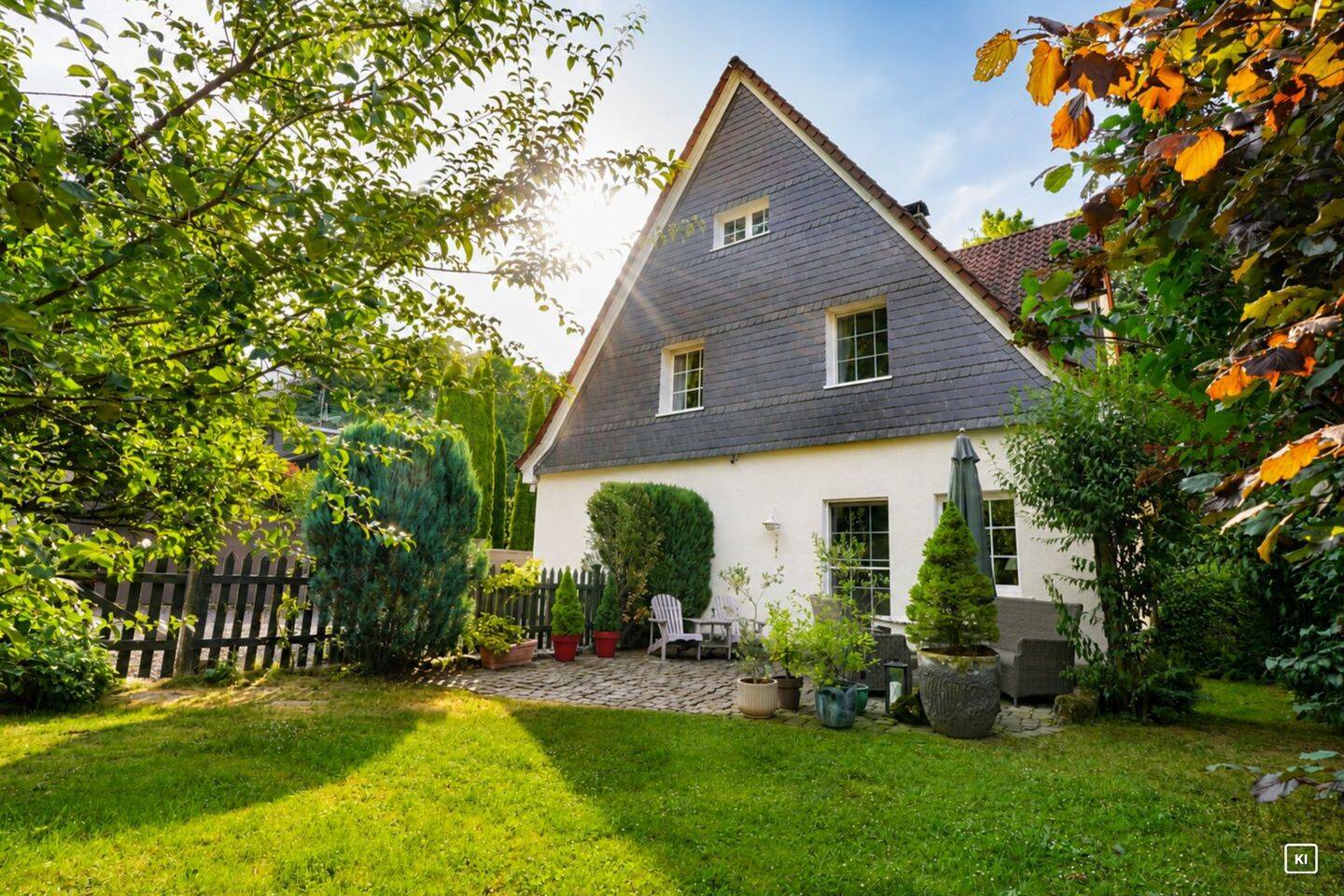 Stilvoll modernisiertes Einfamilienhaus mit historischem Charme und idyllischem Garten, 58093 Hagen