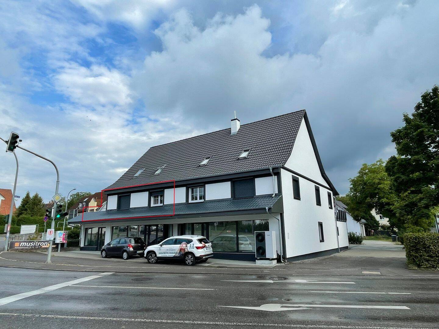 3-Zimmer-Küche-Bad-Dachterrasse im OG, mit Stellplatz, 78239 Rielasingen-Worblingen