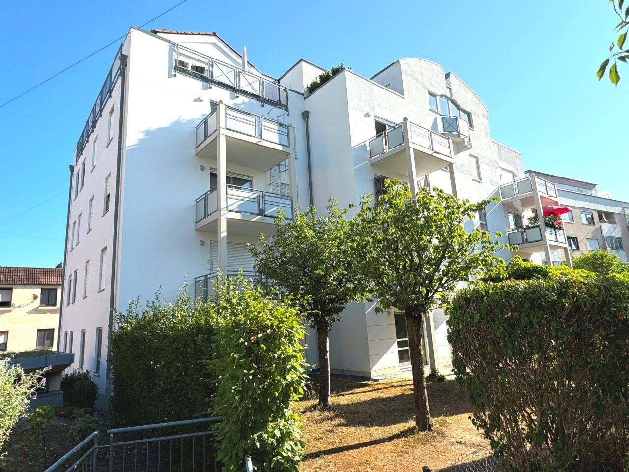 Wohnung mit Süd-Balkon in zentraler Lage im Straßenbahnbereich, 86154 Augsburg (Oberhausen)