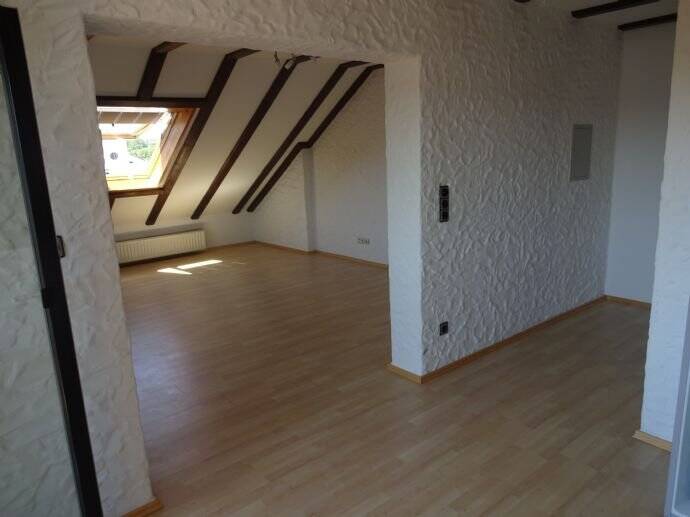 Helle und freundliche Dachgeschosswohnung in Möhrendorf, 91096 Möhrendorf