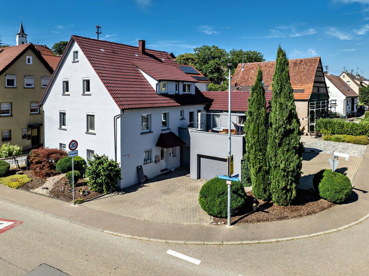 Großzügiges Wohnhaus mit vielseitigen Nutzungsmöglichkeiten!, 74239 Hardthausen am Kocher