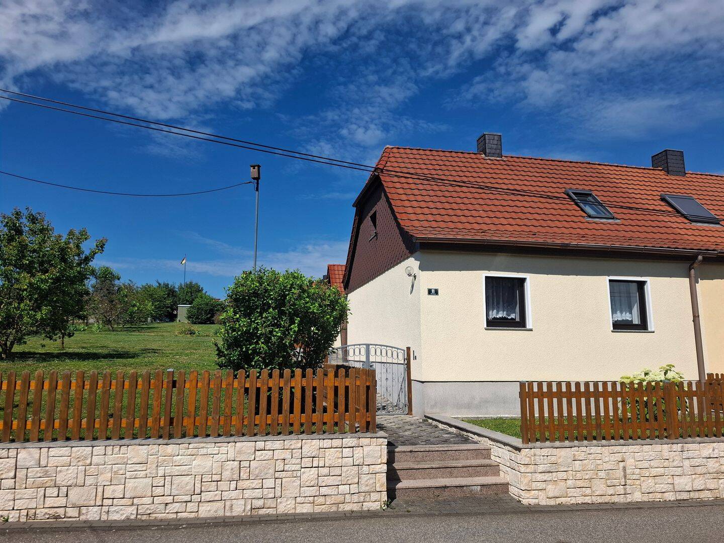 Ahlsdorf OT Ziegelrode: gepflegtes Haus mit Pool in sonniger Lage zu verkaufen, 6313 Ahlsdorf
