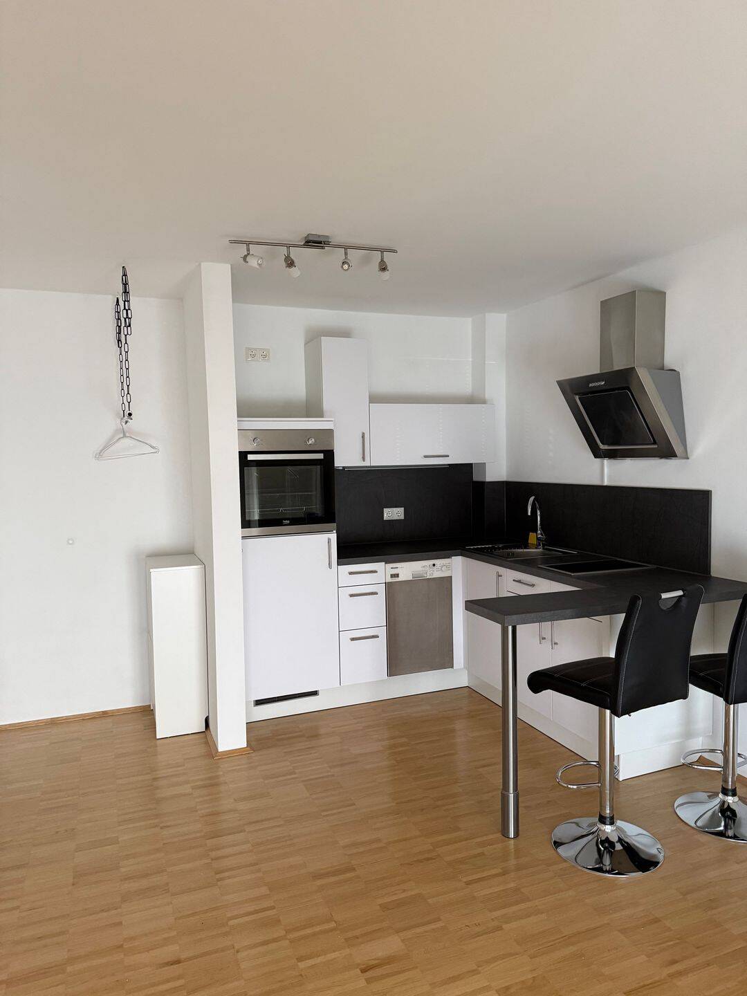 Voll möblierte 1,5-Zimmer-Wohnung in idealer Innenstadtlage – Exklusiv für Studierende, 91054 Erlangen (Burgberg Erlangen-Nord Erlangen-Ost Innenstadt Sieglitzhof)