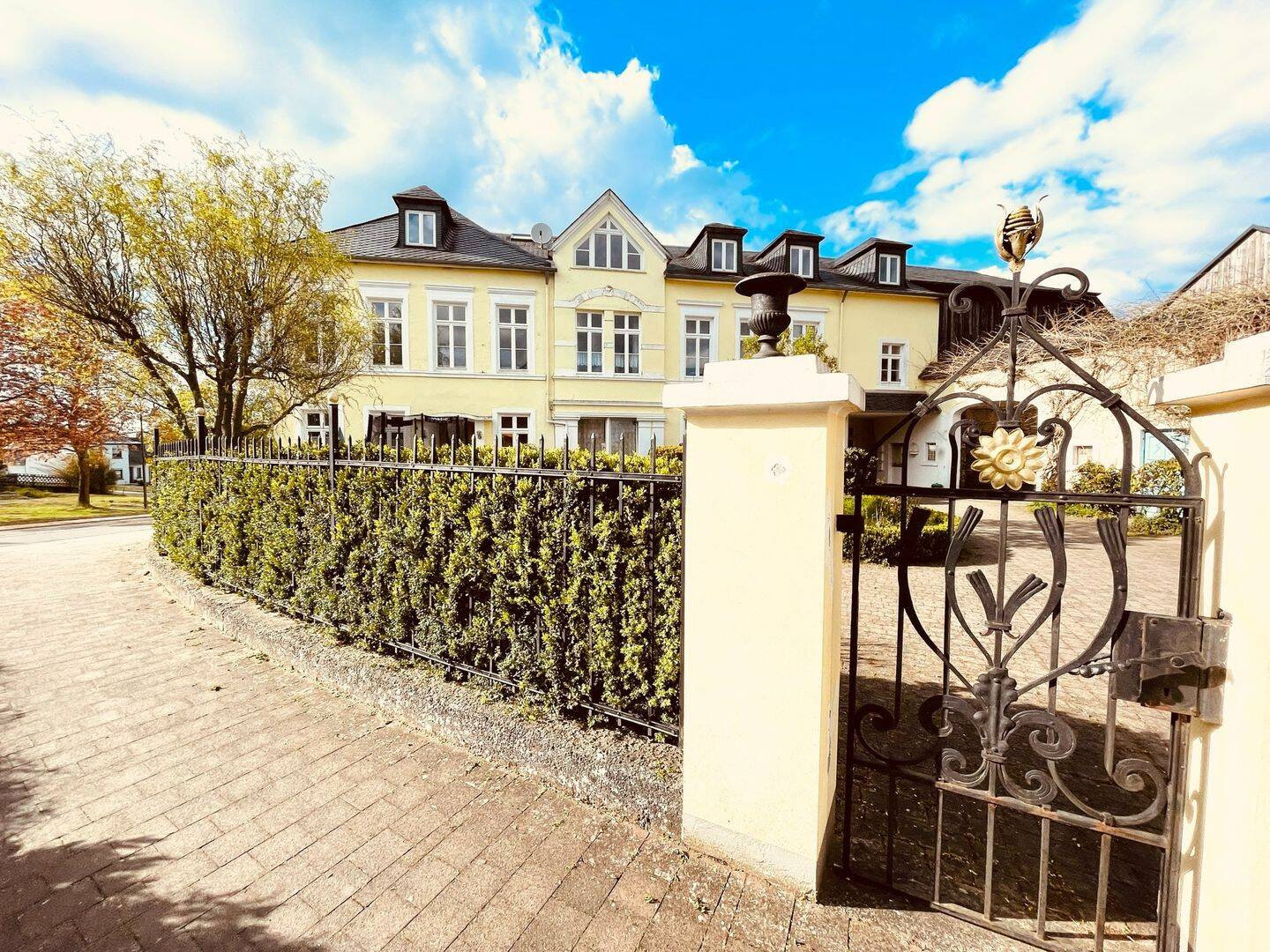 3,5 ZKB Erdgeschoss *** WOHNUNG LONGKAMP * Wittlich * Bernkastel-Kues * Morbach * komfortable -Altbau-WE * Nahe B50Neu * ruhige*grüne Lage *, 54472 Longkamp