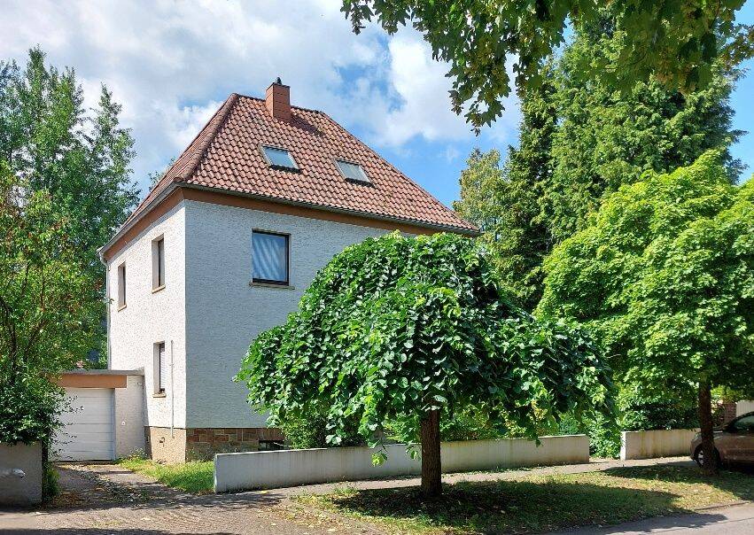 Freistehendes, TOP gepflegtes Walmdachhaus mit Garage, Stellplätzen, Terrasse und Garten, in ruhiger Lage von St. Ingbert SÜD (Nähe Kloster), 66386 St. Ingbert (Sankt Ingbert)