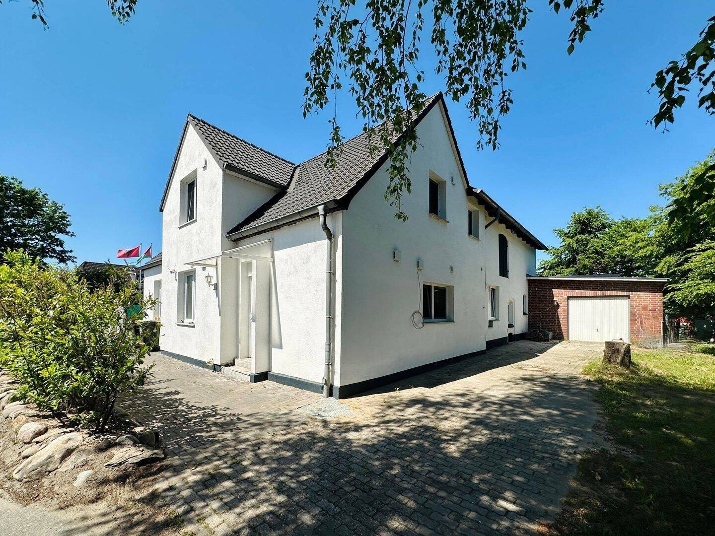 Großzügig wohnen vor den Toren Hamburgs – Raum und Lebensqualität auf ca. 1.954 m² Grundstück, 25436 Tornesch