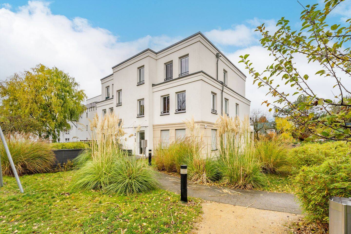 Exklusives Penthouse zzgl. Stellplatz in Gartenvilla im ruhigen Heinersdorf, 13089 Berlin (Pankow)