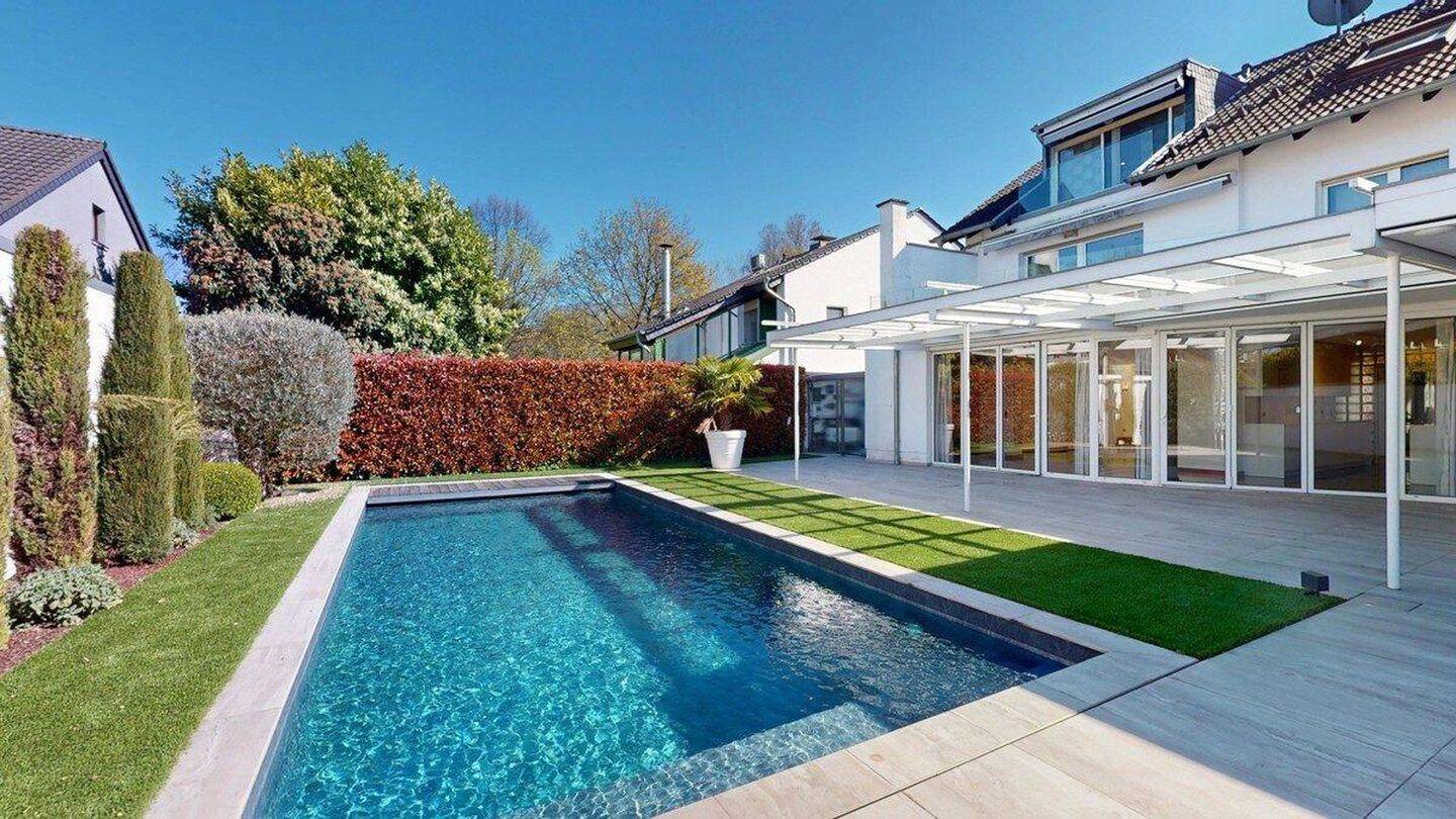 Exklusives Wohnen in bester Lage – Traumgarten mit Pool inklusive, 50226 Frechen