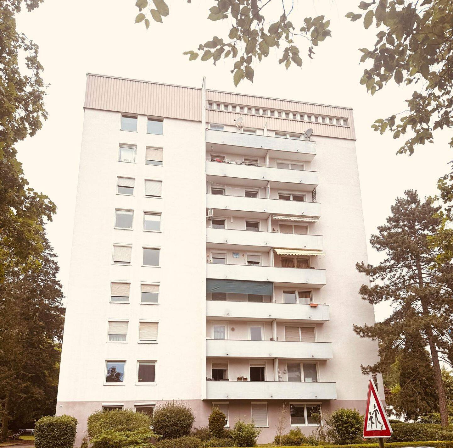 Charmante 2-Zimmer-Wohnung mit Balkon in begehrter Erlanger Wohnlage, 91056 Erlangen