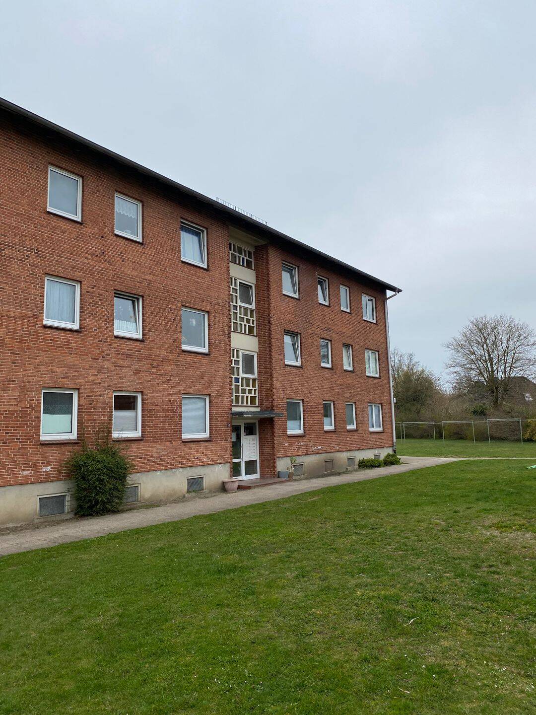 Großzügige 4-Zimmerwohnung mit Balkon in Tarp, 24963 Tarp