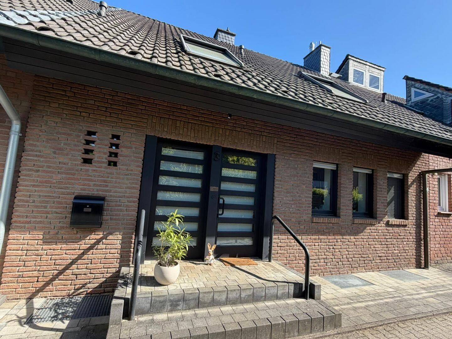 Top gepflegtes Reihenmittelhaus in Grevenbroich- Laache, 41515 Grevenbroich