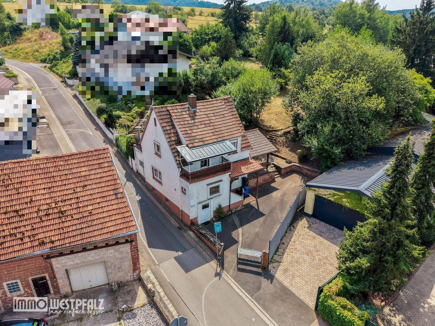Viel Platz für eigene Wohnideen – entkerntes Einfamilienhaus mit großem Garten, 76891 Busenberg