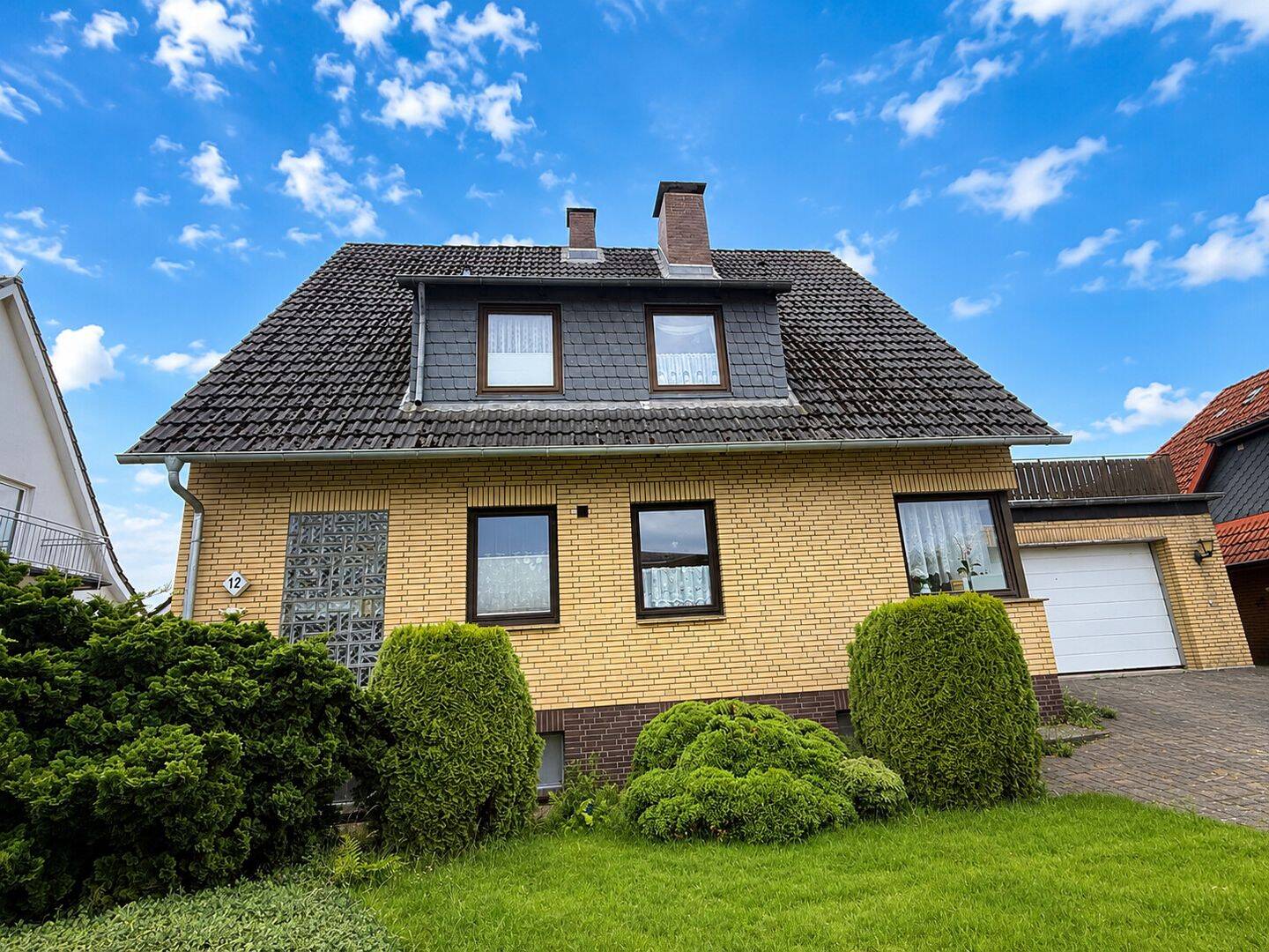Zweifamilienhaus in ruhiger Wohnlage mit großem Garten und Garage in HH-Sinstorf, 21079 Hamburg (Harburg)