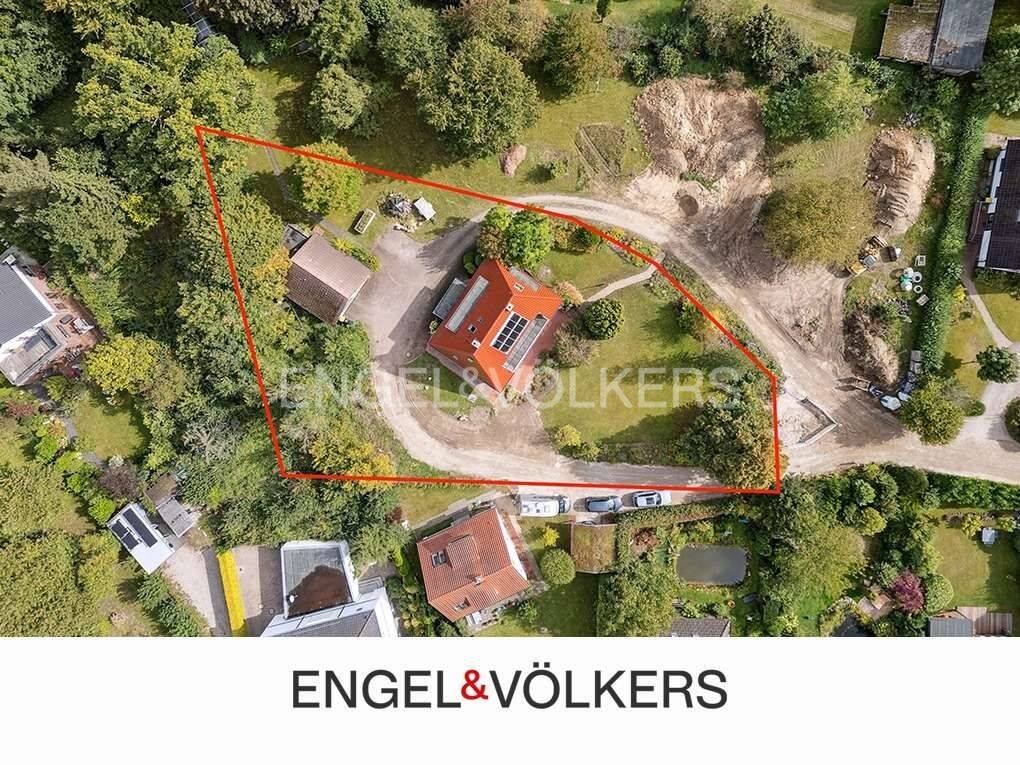 Lichtdurchflutetes Familienhaus mit 1.803 m² Grundstück in begehrter Wohnlage, 22927 Großhansdorf
