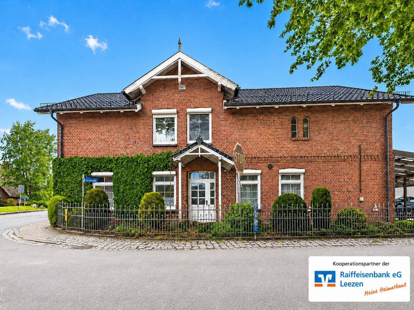 Charmante Doppelhaushälfte mit Einliegerwohnung, Kamin, Wintergarten und weitläufigem Grundstück, 23813 Blunk