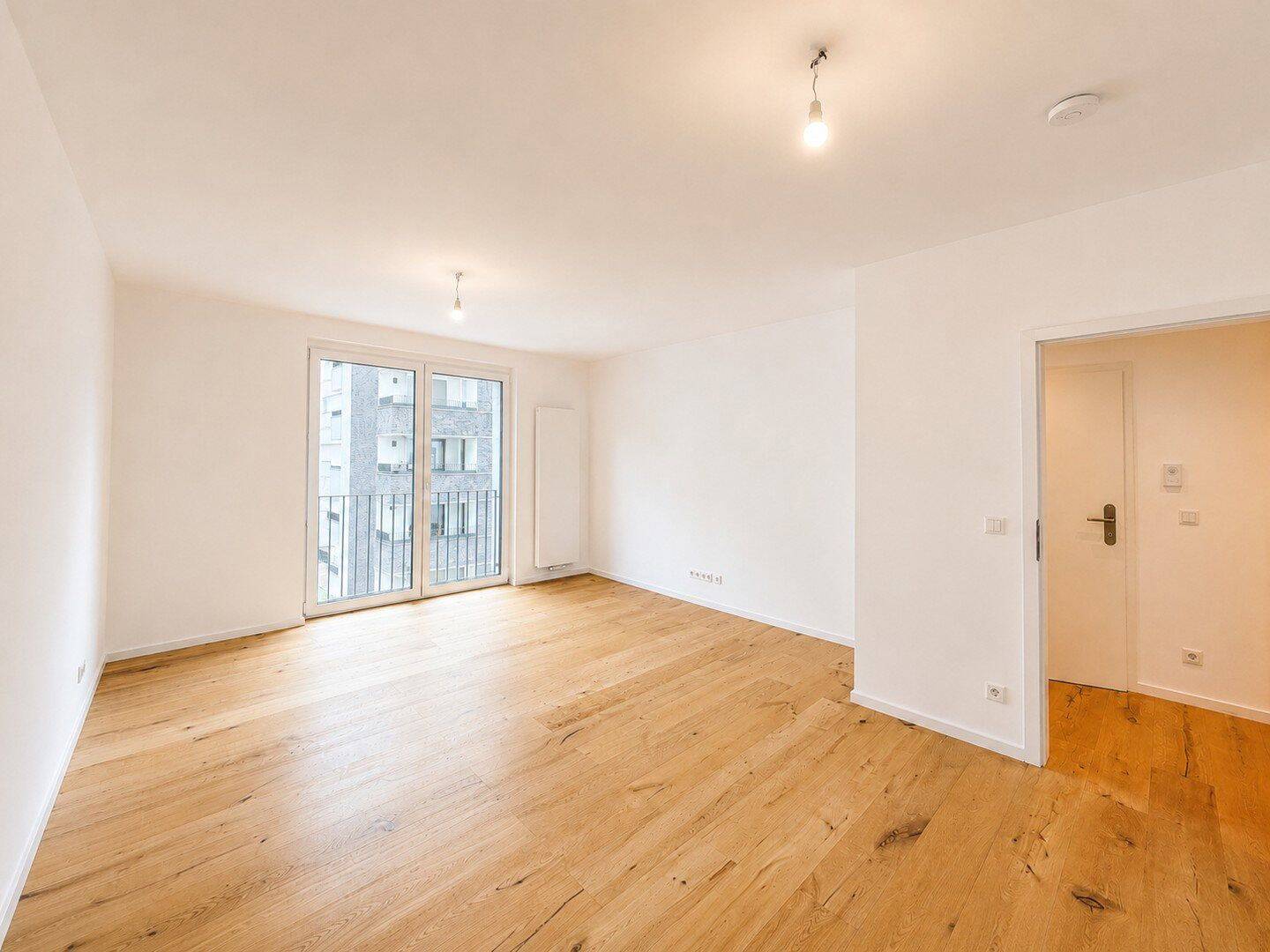 Umfassend modernisierte 2-Zimmer-Wohnung mit Balkon, Aufzug und Kellerraum im Zentrum Düsseldorfs!, 40211 Düsseldorf (Pempelfort Stadtmitte)