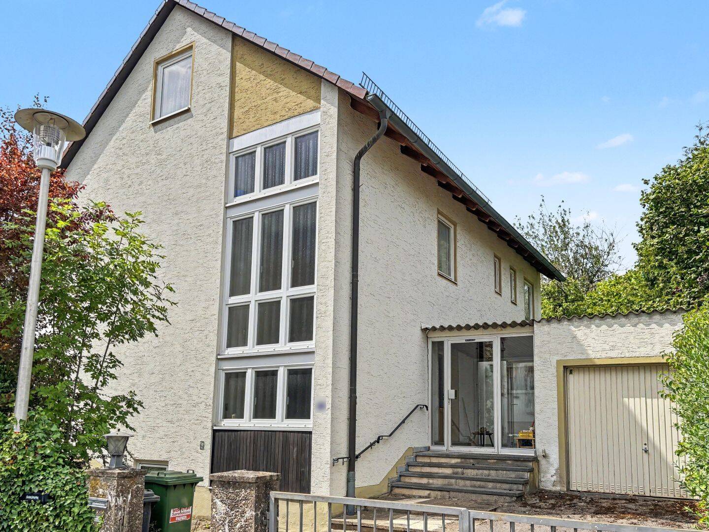 Renovierungsbedürftiges EFH mit großem Grundstück, Garage in ruhiger Wohnlage in Ansbach-Hennenbach, 91522 Ansbach