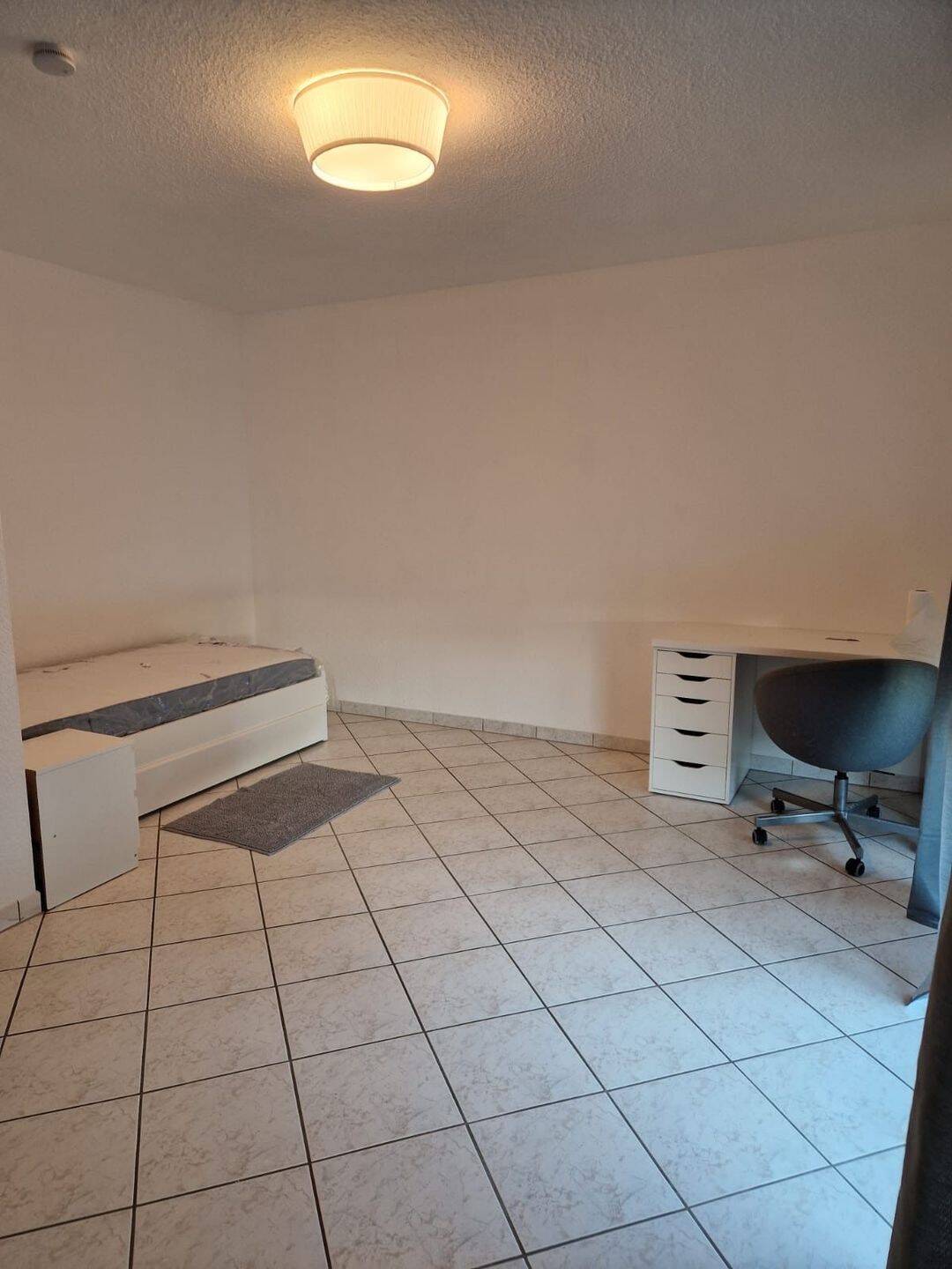 Zimmer in netter 3er-Mädchen-WG in Uni-Nähe ab August frei, 68159 Mannheim (Jungbusch Mühlauhafen Quadrate)