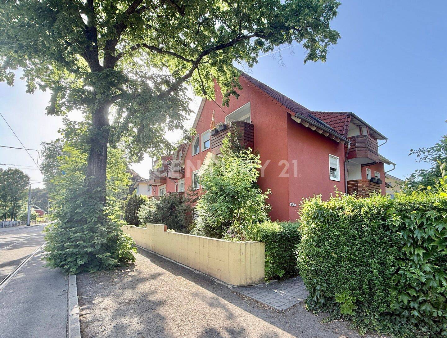 Leerstehende Terrassenwohnung im Grünen!