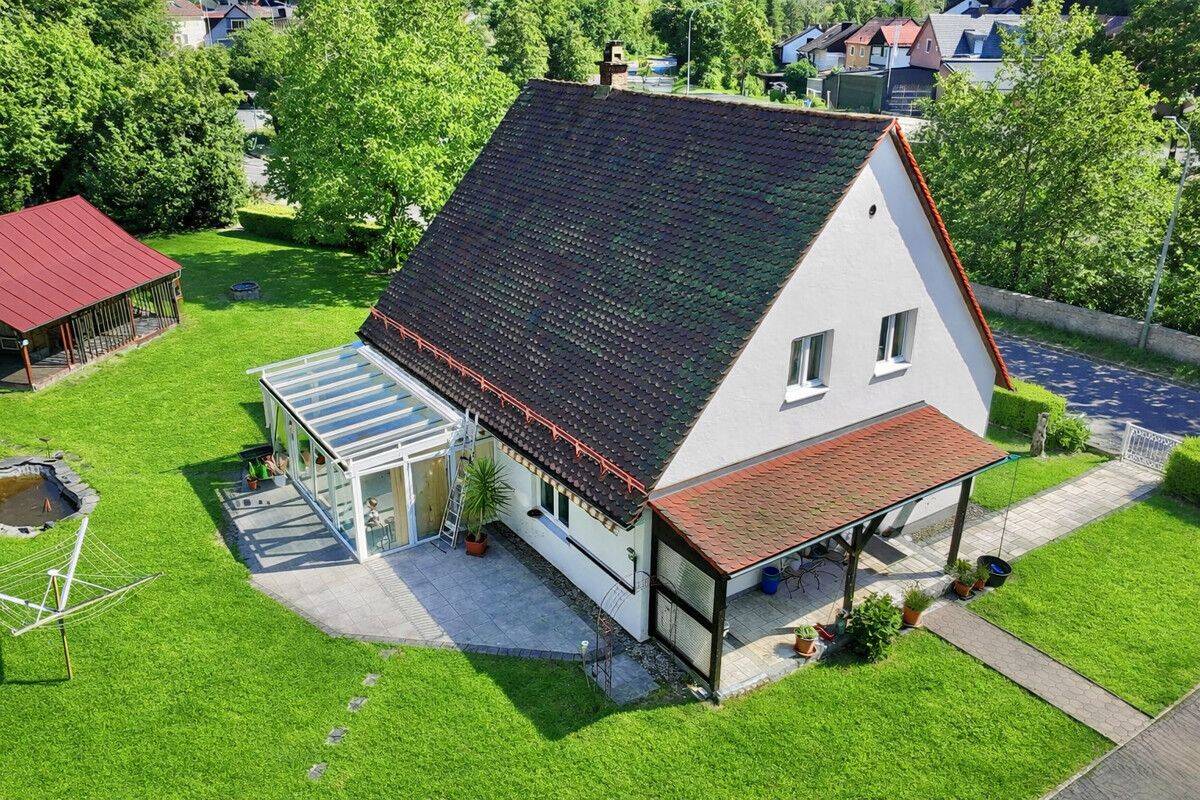 „Mehr Raum für Ihre Träume – Charmantes Einfamilienhaus mit großem Baugrundstück und unverbaubarem Grünblick“, 93339 Riedenburg
