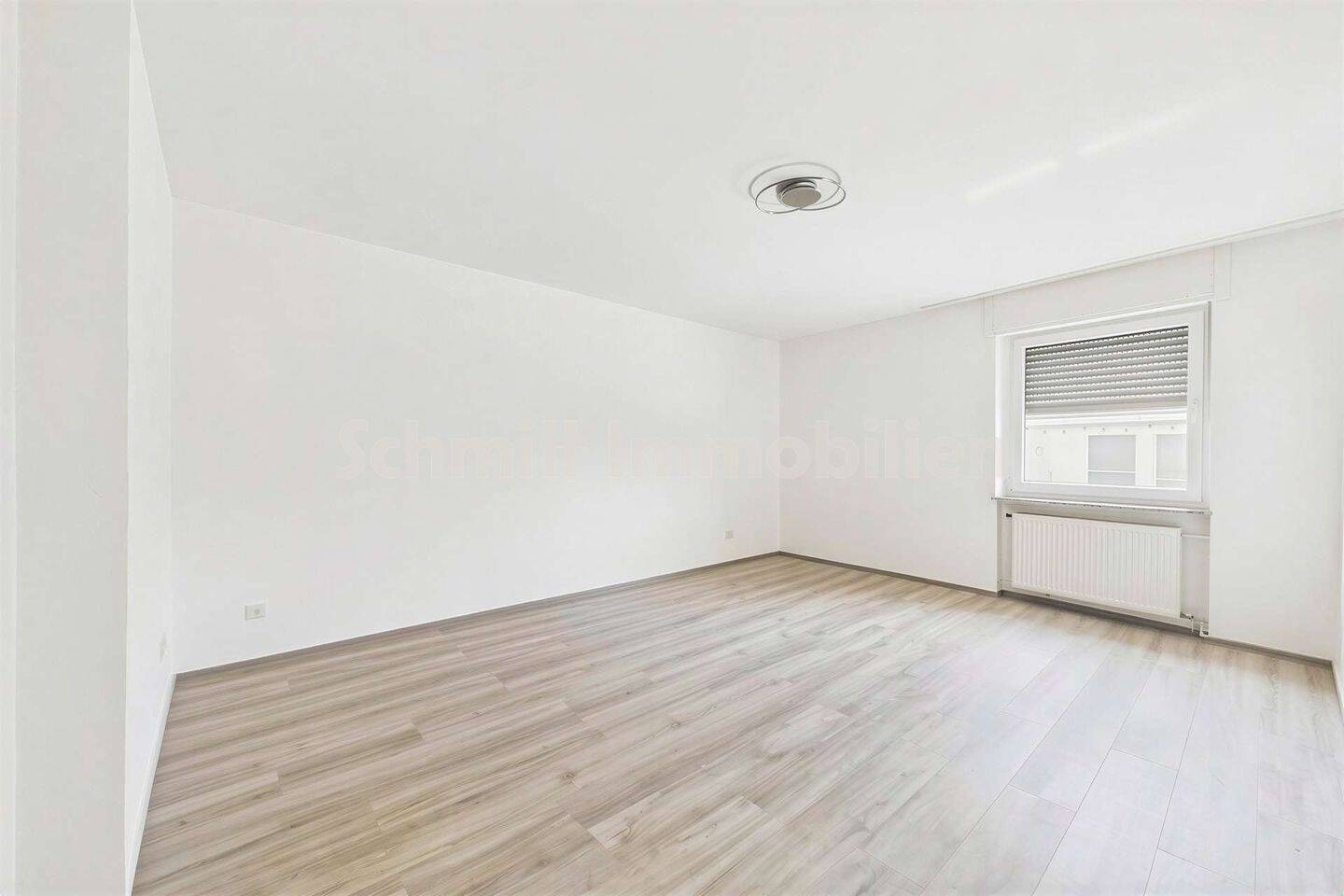Helle Altbauwohnung mit Balkon nahe Mainufer, 65933 Frankfurt am Main (Griesheim)