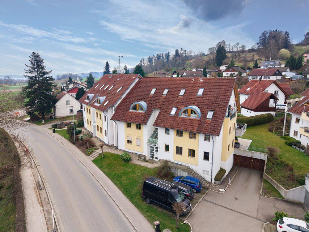 Raumwunder – sofort verfügbar! 3-Zi.-Wohnung mit Ausbaupotential und sonnenverwöhnter Dachterrasse, 88271 Wilhelmsdorf