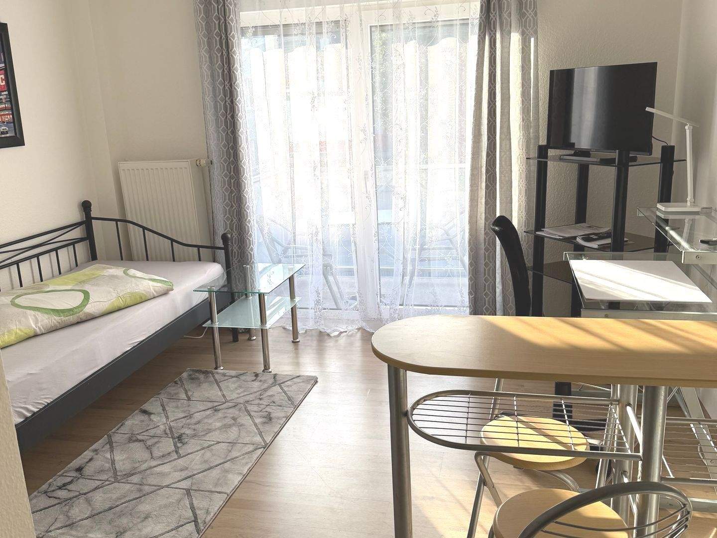 Möbliertes Appartement, modern eingerichtet! Ideale Lage Nähe Uni-/TechnologieZentrum/Indu-Park!, 44388 Dortmund