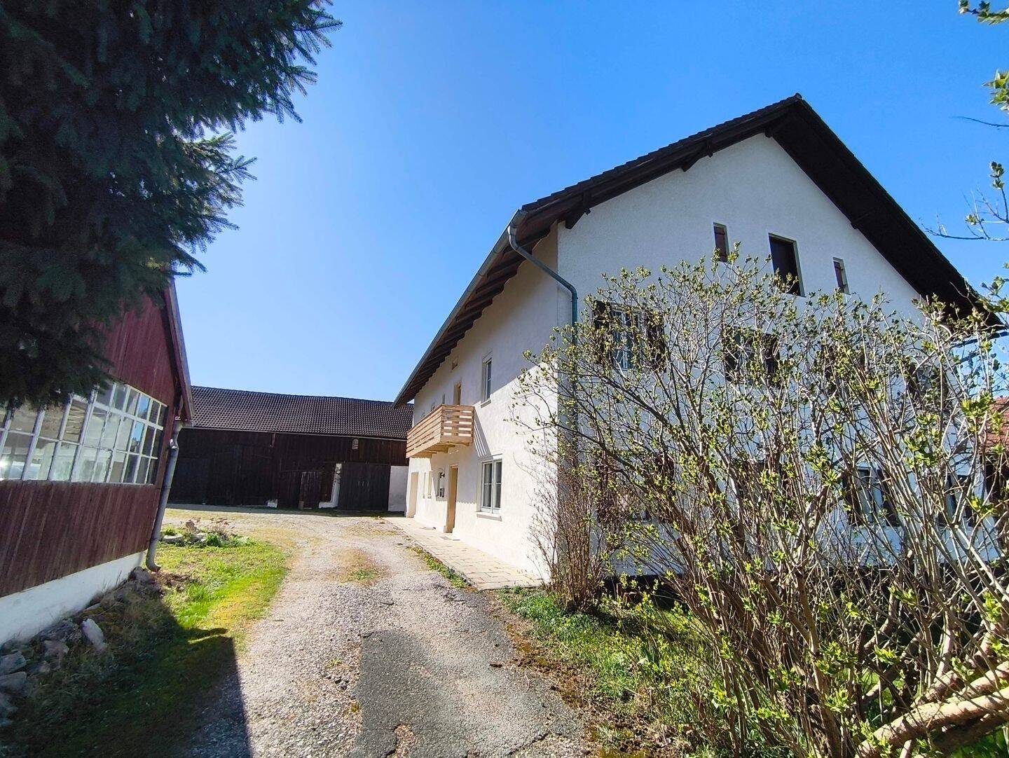 Viel Platz nahe Eggenfelden: Großzügiges ehemaliges Wirtshaus mit Garten, 84307 Eggenfelden