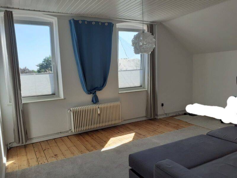 Steinbergkirche: Gemütliche 2-Zimmer-Dachgeschoss-Wohnung im Ortskern, 24972 Steinberg