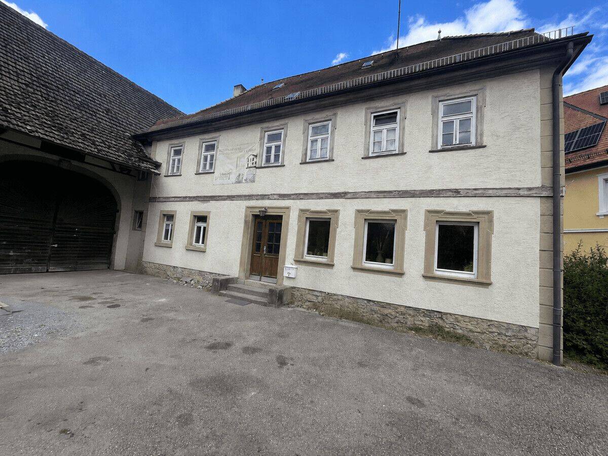 Haus mit viel Potenzial, vom Einfamilienhaus zum Mehrfamilienhaus, 74196 Neuenstadt am Kocher
