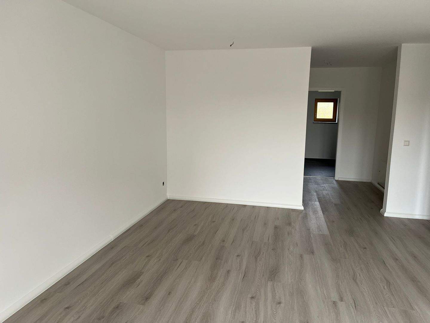 Eigentumswohnung zzgl. Garage – ca. 7% Rendite! 2024 Kernsaniert!, 9224 Chemnitz (Grüna Mittelbach)