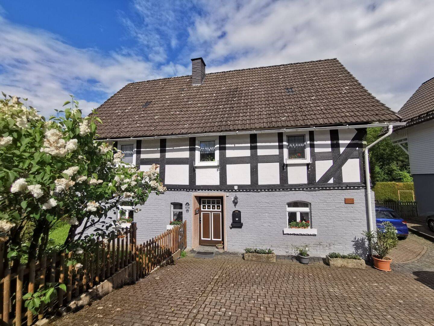 Charmant. Historisch. Einzigartig. – Entdecken Sie ein Wohnhaus, das Geschichten erzählt und Herzen berührt., 57319 Bad Berleburg