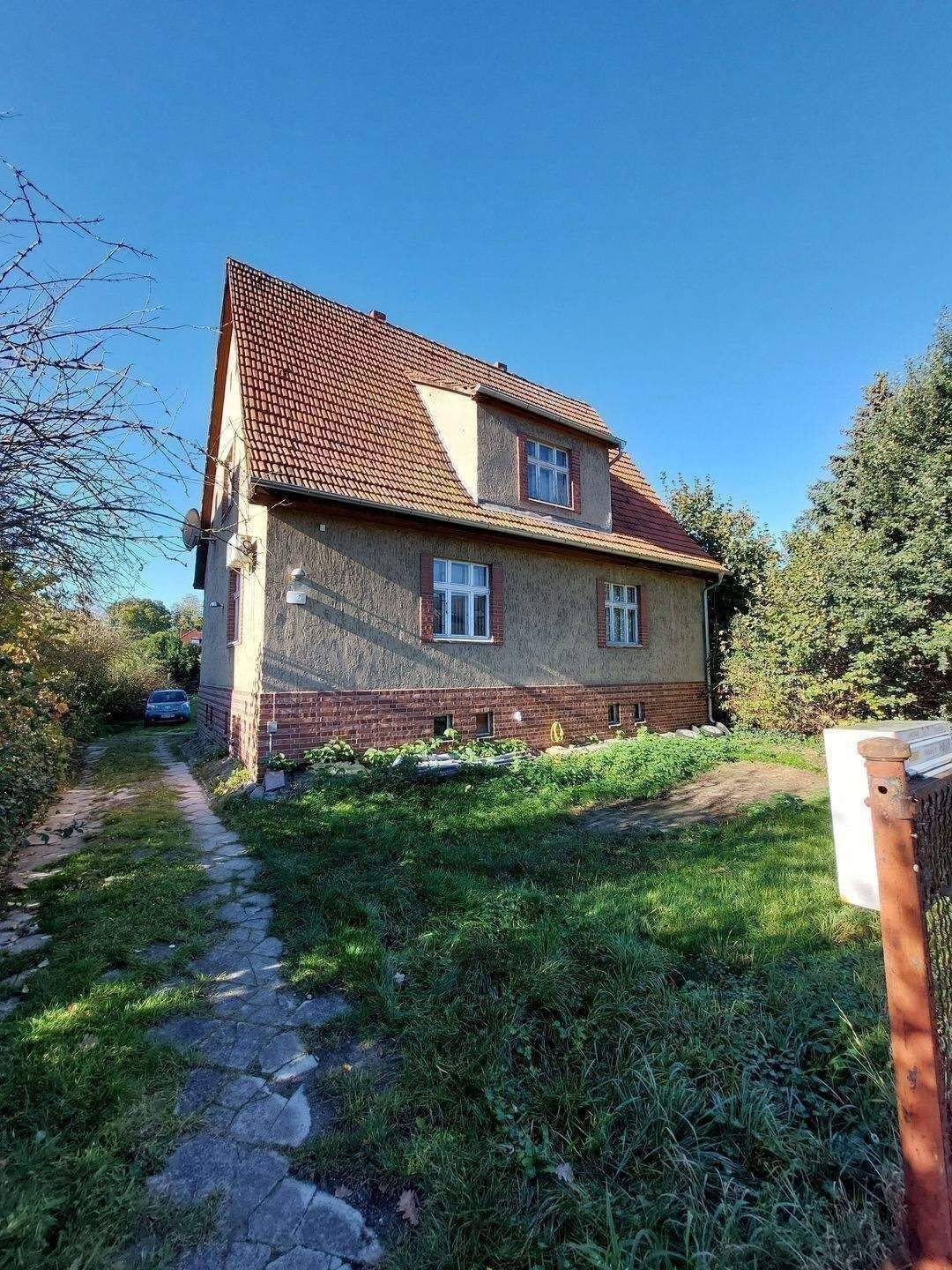 Im Alleinauftrag ! Viel Raum und Platz: Vielseitiges renovierungsbedürftiges Einfamilienhaus, zum kurzfristigen Bezug,, 15732 Schulzendorf