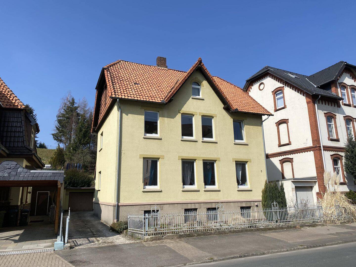 Anlageobjekt: Voll vermietetes Mehrfamilienhaus mit 3 Wohneinheiten in Alfeld (Leine), 31061 Alfeld (Leine)