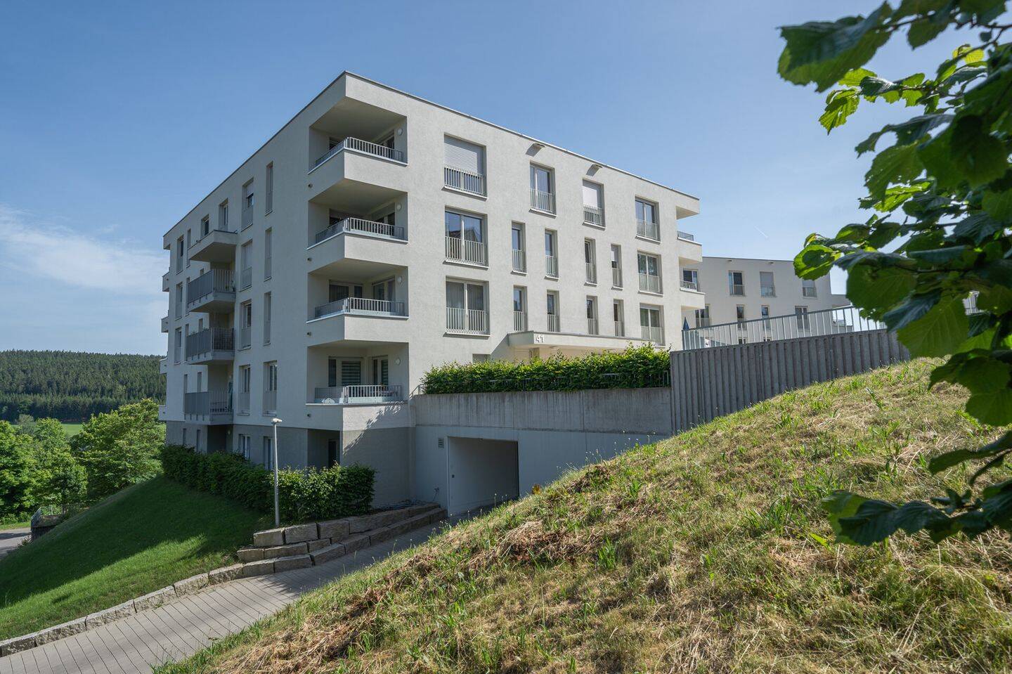 Betreutes Wohnen ab 60 Jahren: Möblierte, barrierefreie 2-Zimmer-Wohnung miti Balkon und Einbauküche, 78112 St. Georgen im Schwarzwald