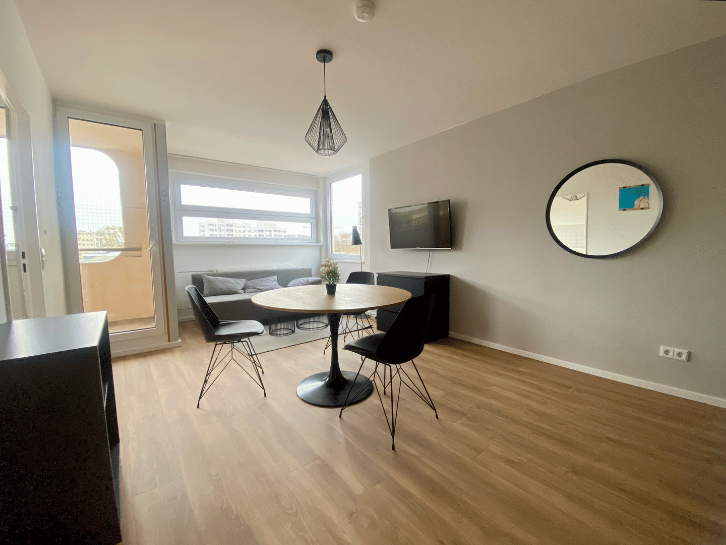 Kottbusser Tor! – Ein-Zimmerwohnung mit Balkon! Befristet auf 3 Jahre!, 10999 Berlin (Friedrichshain-Kreuzberg Kreuzberg)