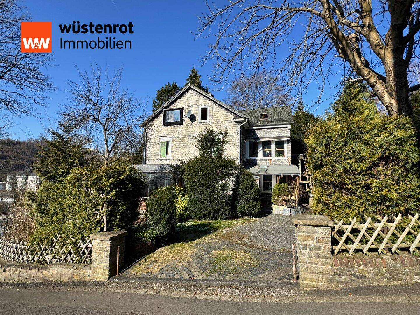 “Ein verwunschenes Schmuckstück, das auf seine Wiederentdeckung wartet”, 57548 Kirchen (Sieg)