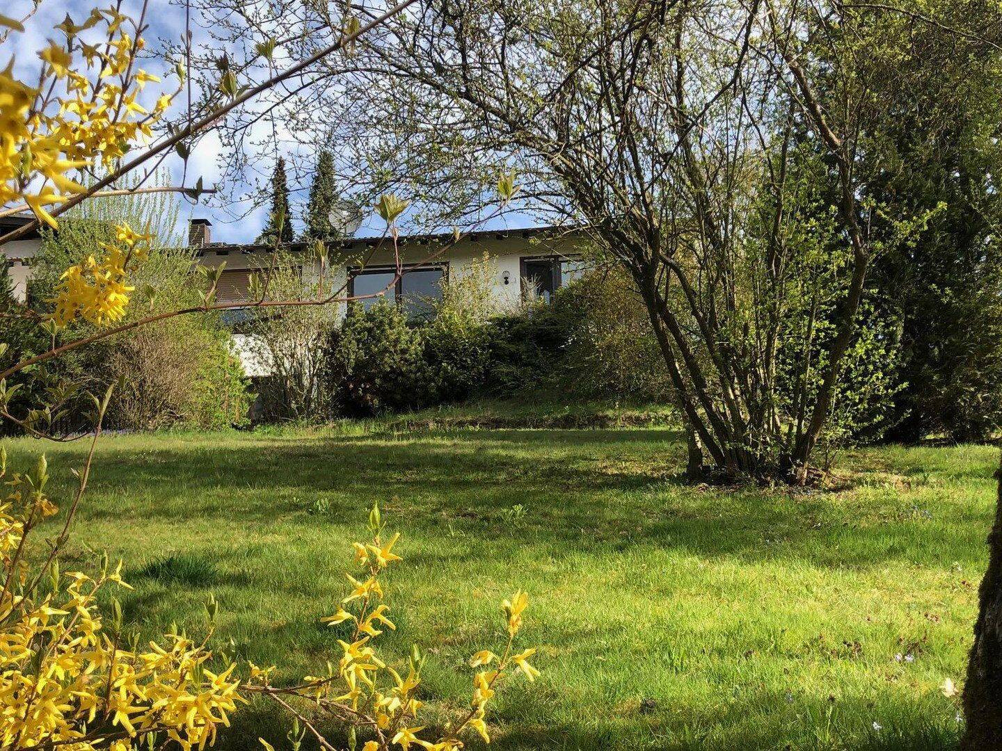Sonnige 4,5-Zimmer-Wohnung mit Küche und Wallbox für Ihr E-Auto, 64753 Brombachtal