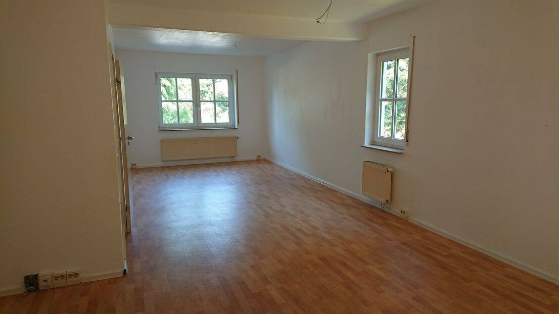 Große Wohnung im EG günstig zu vermieten, 7768 Orlamünde